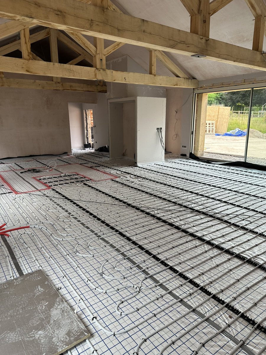 AllenHart999's tweet photo. Bit of underfloor heating today with #ProWarm @CityPlumbingUK https://t.co/Zi1fXJrWSE