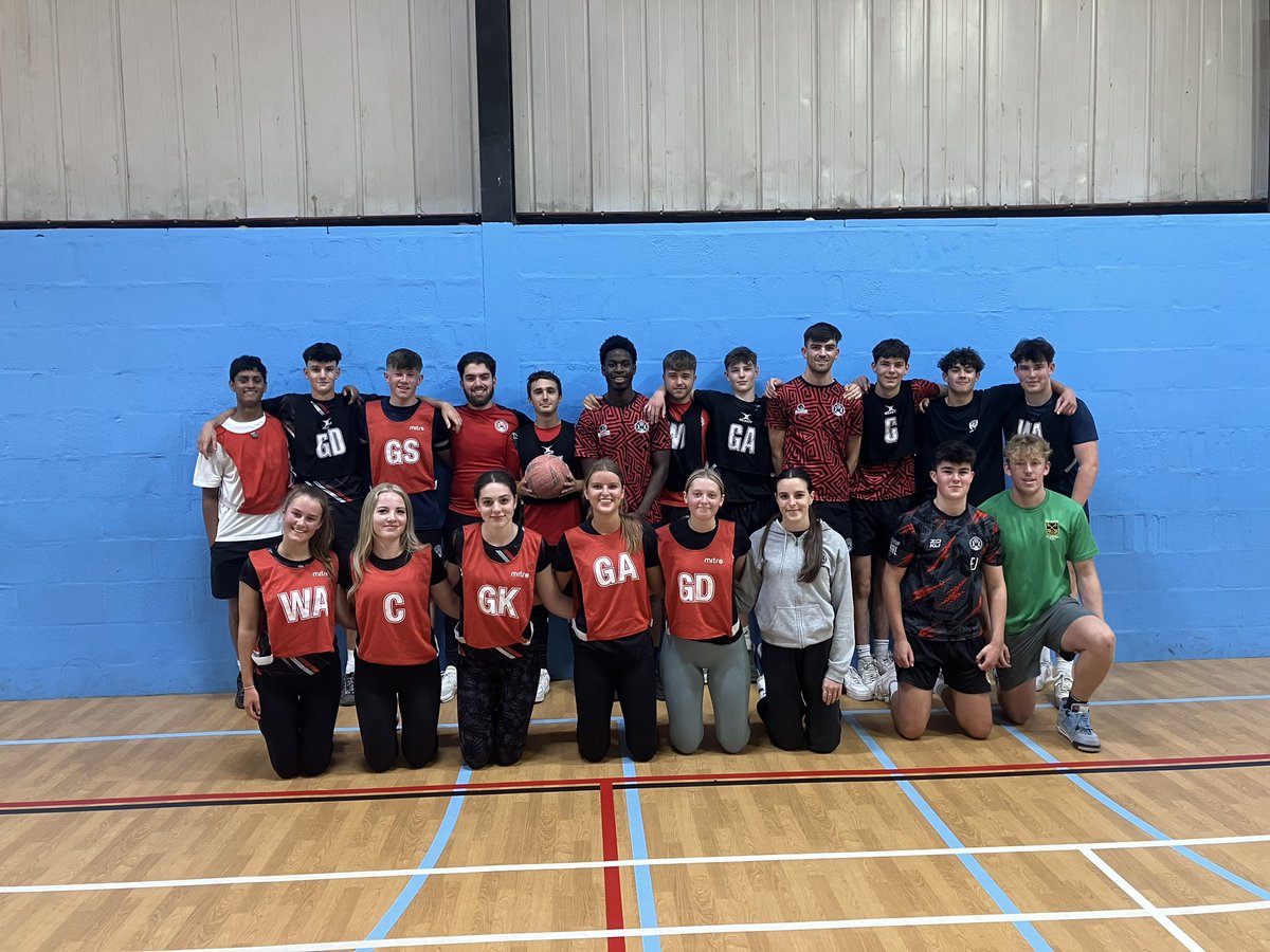PEatCardiffHigh's tweet photo. Final lesson with yr12 today and the future of men’s and mixed netball is bright in Wales 😝🏴󠁧󠁢󠁷󠁬󠁳󠁿 @EnglandMMNA @WalesNetball_ https://t.co/myFNN6ZAqK