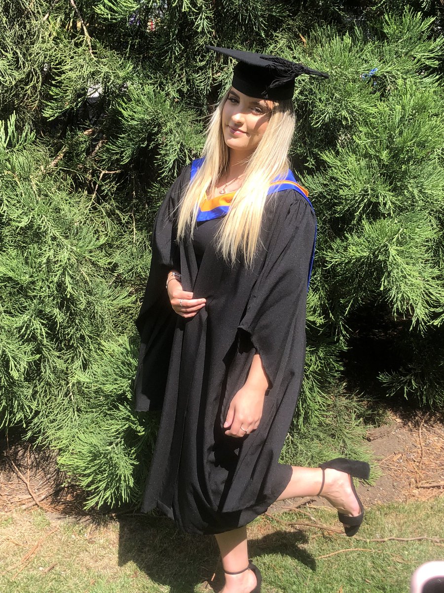 pontebuilder's tweet photo. @leedsbeckett proud Dad &amp; Mum day #leedsbeckettgrads https://t.co/A13OwTj8AC