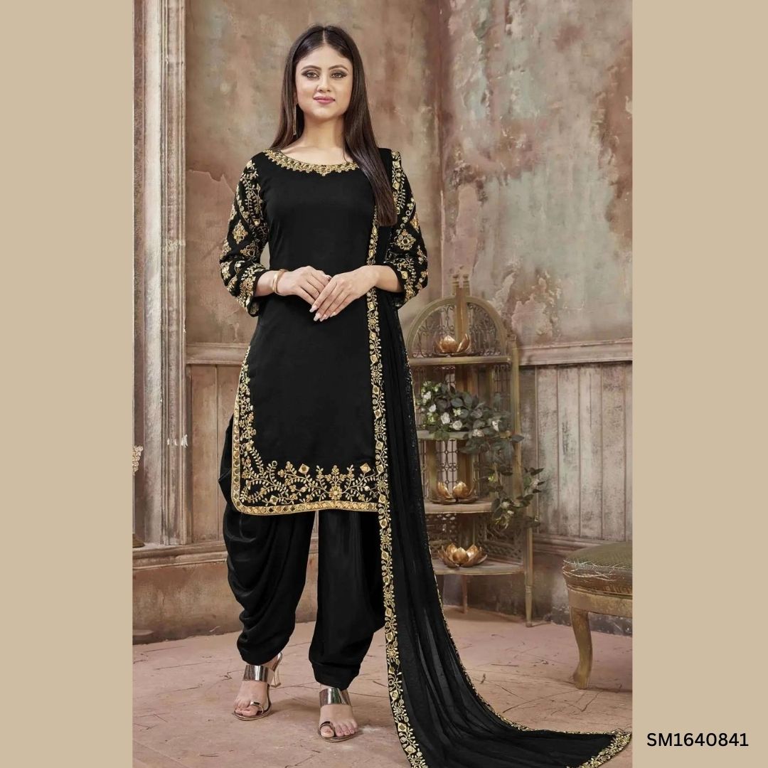 NineColoursInd's tweet photo. Its all about the colours for Punjabi Suits!
.
.
Shop - https://t.co/eXt9fgZI36
.
.
#suits #salwarsuits #pujabisuits #fashion #fashionstyle #business #mumbai #usafashion #ninecolours https://t.co/5UVnPzvLTV