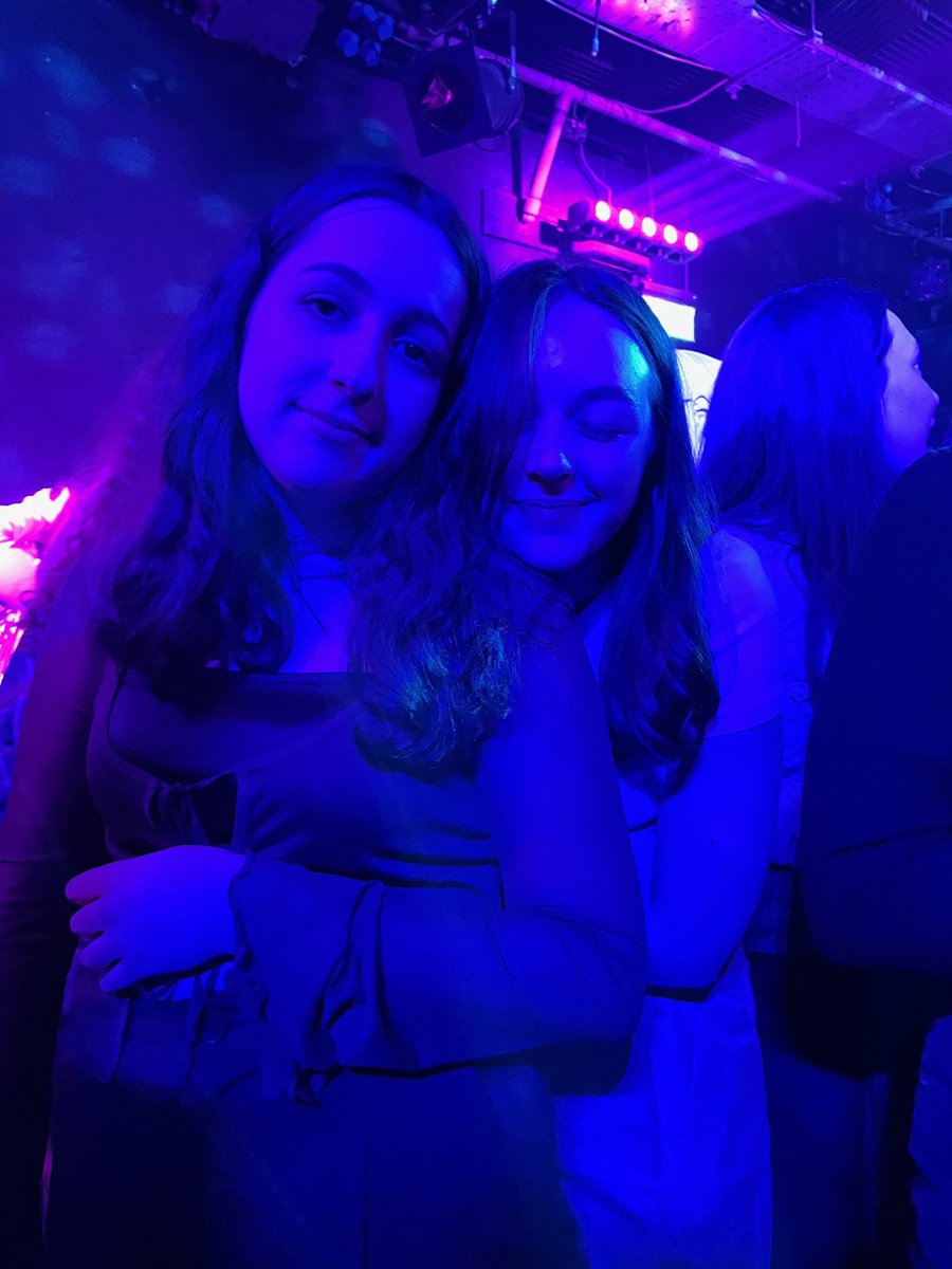 beIlashouse's tweet photo. happy birthday angel!! hope 22 is kind to u🌷💌🍒 miss u alwayssss https://t.co/xXadSRcbHf