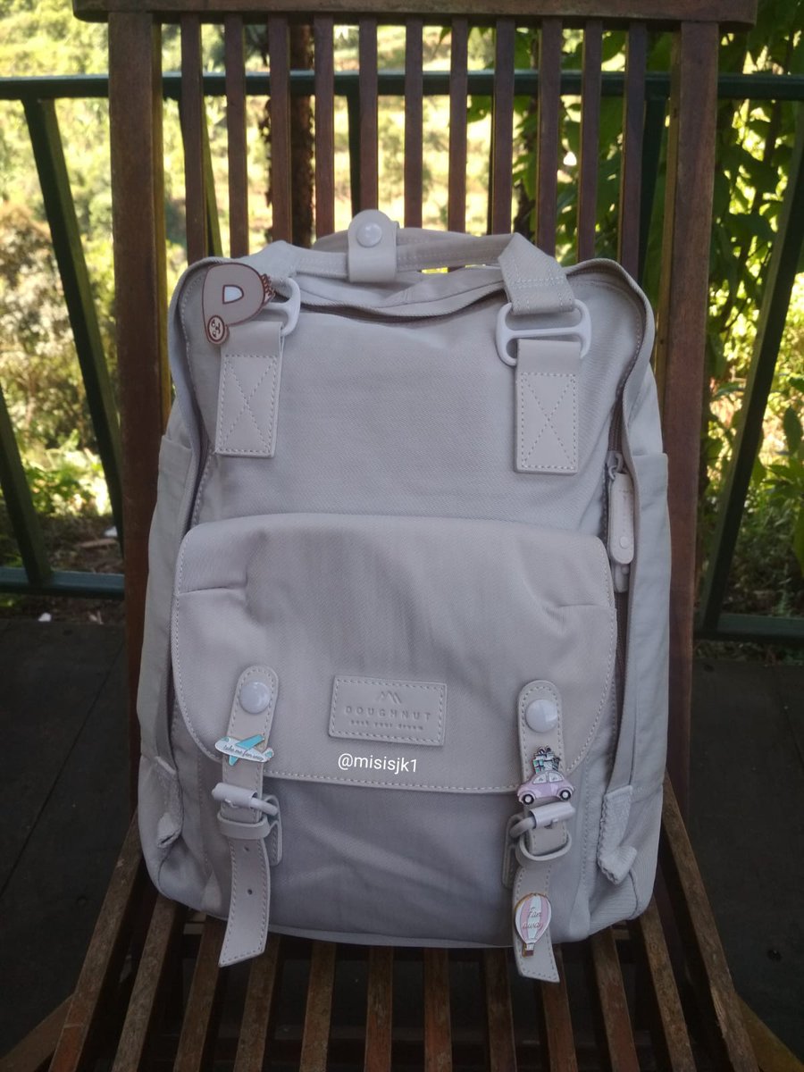 Misisjk1's tweet photo. Tas ransel gemec ditambah pernak pernik gemec, muat laptop ya ada banyak tempat di dalem tasnya jadi aman buat misah misahin barang biar ga numpuk di tengah ✨
Banyak variasi warna juga ya
https://t.co/J1QEYZcuZA
Pernak-pernik tas
https://t.co/sIbKua9WvR https://t.co/5HyHisQfih