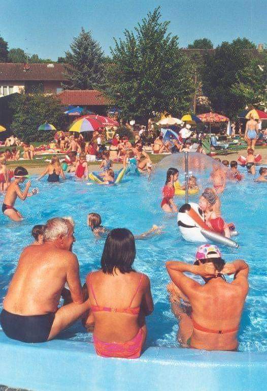 McCrushi's tweet photo. Das waren noch unbeschwerte Zeiten ❤️
#Nostalgie #Freibad https://t.co/f2JeiJC3Vz