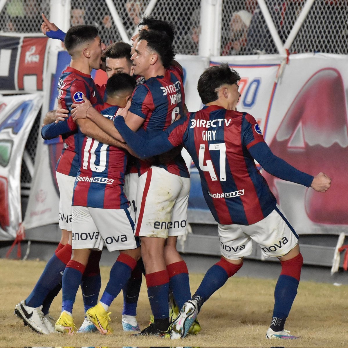 ⚽️👋 ¡Buen jueves, BOEDO! San Lorenzo ya está en octavos de final de la Copa Sudamericana. Se enfrentará a San Pablo, primero en el Nuevo Gasómetro y la revancha en Brasil.