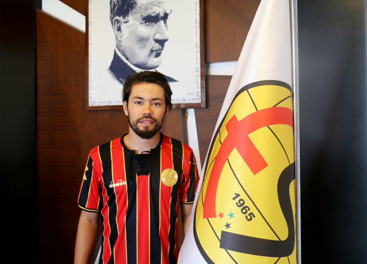 Eskisehirspor's tweet photo. Kulübümüz, Küçükçekmece Sinopspor’dan 29 yaşındaki kanat oyuncusu İsmail Palta ile anlaşma sağlamıştır.

İsmail Palta’ya kulübümüze hoş geldin diyor; hedeflerimiz yolunda şanlı formamız altında nice başarılar diliyoruz. https://t.co/KRj6Q0yZKG