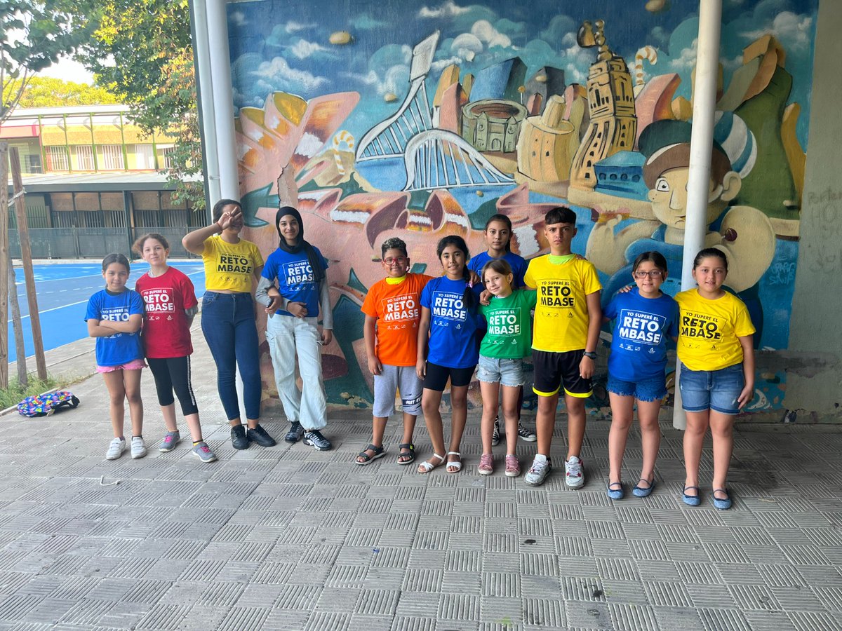 Los niños 👦 y 👧 de la ciudad de Sevilla participantes en el #RetoMBase, iniciativa que se lleva a cabo en colaboración con @MuseoBASe, @CnatalPicasso y @cpompidoumalaga, recogieron sus diplomas!.
Esta iniciativa se enmarca en el programa #CaixaProinfancia #FundacionlaCaixa