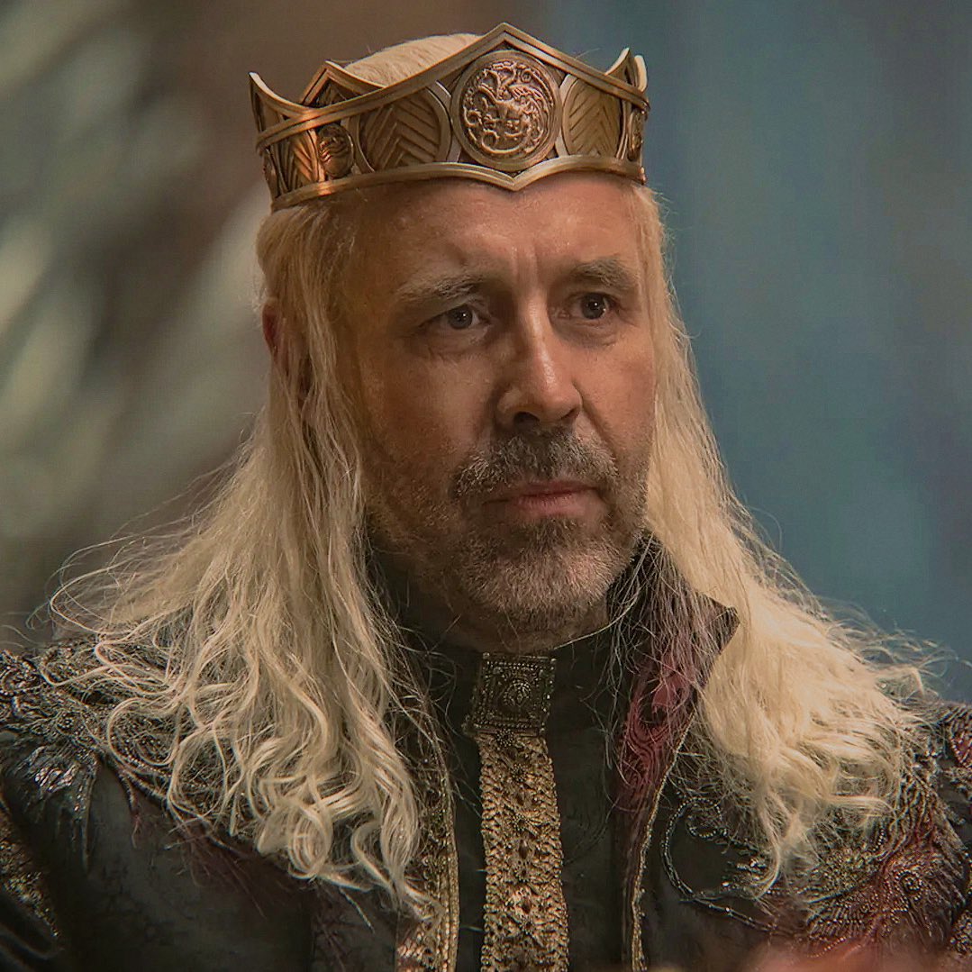 jacethinker's tweet photo. “Those who doubted the paternity of Rhaenyra’s sons whispered that the eggs would never hatch, but the birth in turn of three dragons gave the lie to their words. [Viserys] sat Jace upon his knee atop the Iron Throne and was heard to say, “One day this will be your seat, lad.” https://t.co/5KqwpAXr0m