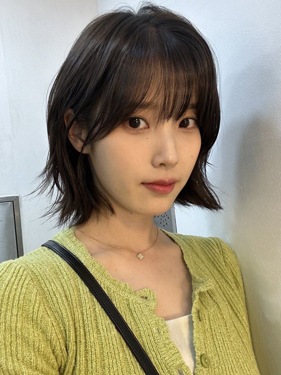 jieun_thailand's tweet photo. ไอยู AIRDROP รูปให้แฟนคลับอีกแล้วค่ะ คุณนางฟ้าคนสวย 🧚🏻💚✨ https://t.co/aa6BqUOW3U