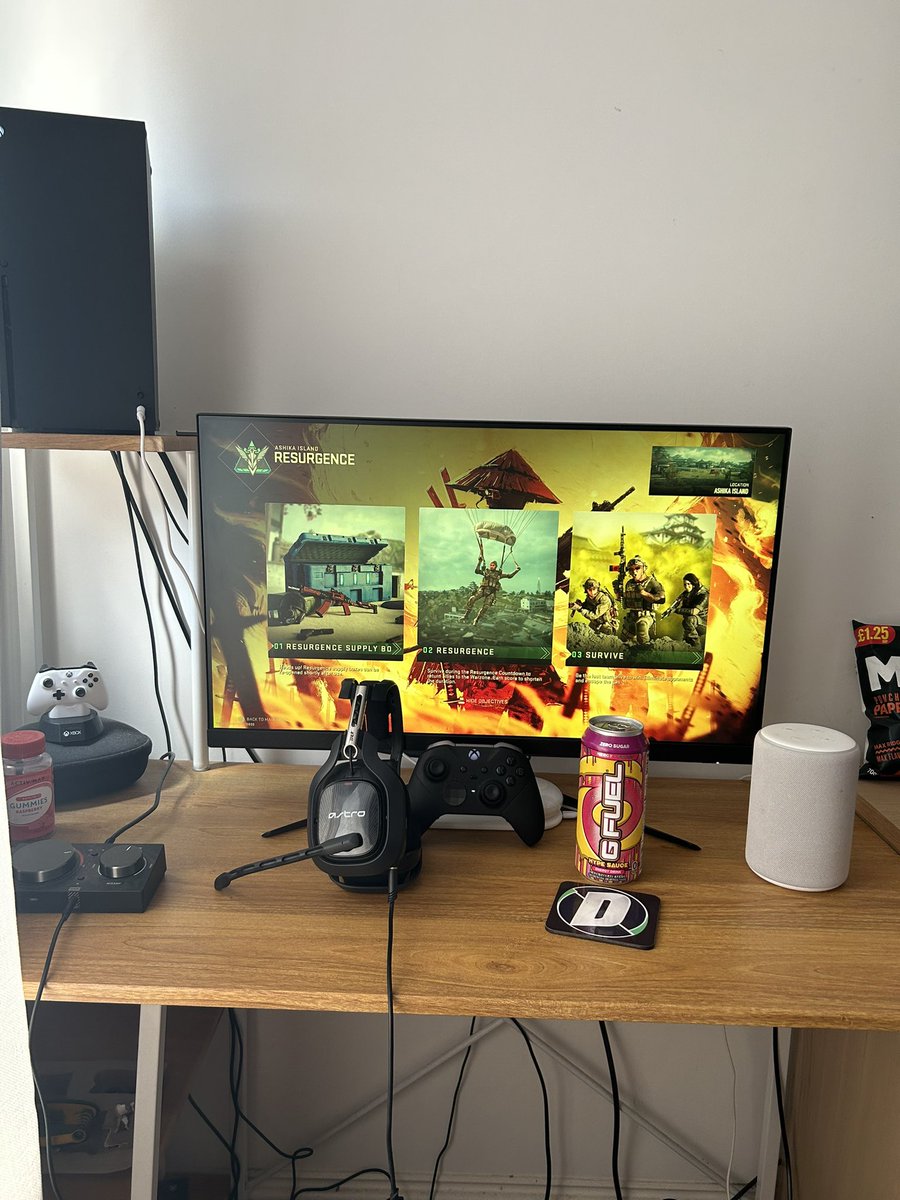 bigskingaming's tweet photo. Found a local source of @GFuelEnergy cans here in the UK 🤤 hype sauce is a first and is an easy 8/10🤌🏻 @ASTROGaming giving me all the footsteps and comms needed💯 last but by far not least, The 🐐 coaster @DougisRaw 🔥 https://t.co/aDYPx00ygp