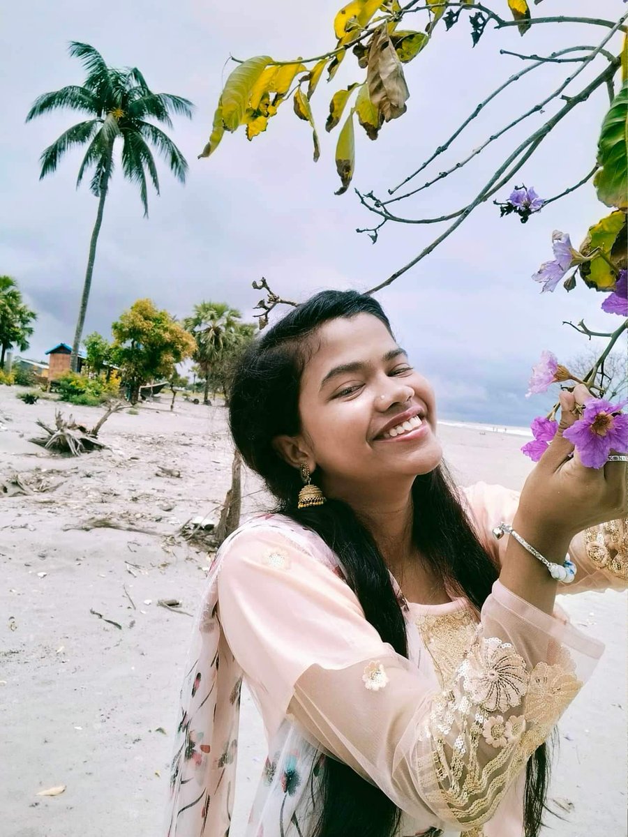 s_urmy's tweet photo. life is beautiful as like flower. If you know the way to live.
#love #life #flower #best #time #beautiful https://t.co/UGzEV4V5qw