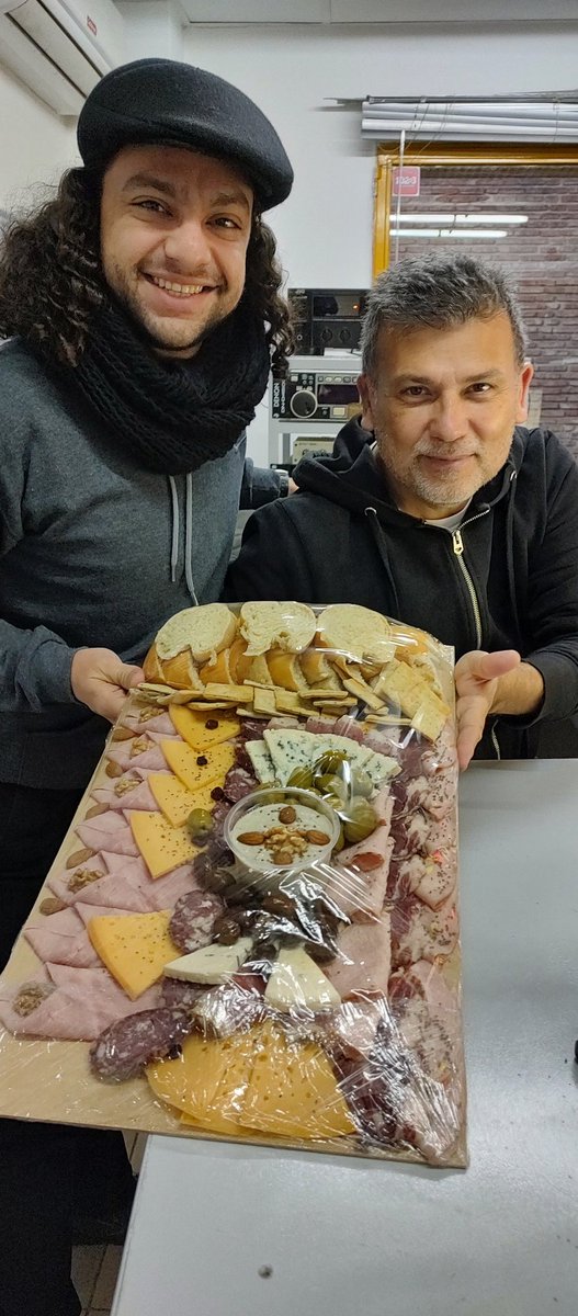 glacapde's tweet photo. Alguien tenía que sacar la foto! 

Tremenda  picada que compartimos en este día de la amistad  con los amicumpas de @nadadelotro 

Gracias a #LoDePablo  en  Villa Allende, mucha onda!! https://t.co/m9l91Jrcjo