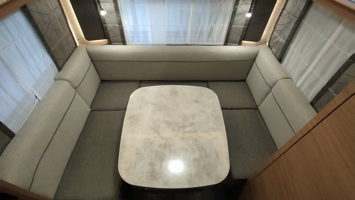 CaravanasJuan's tweet photo. Espacio y elegancia se unen en esta caravana Knaus Sport 500 EU. Hasta cuatro personas pueden disfrutar de su salón rotonda, cocina, baño con ducha y dos camas gemelas. #Muevetuvida #Caravanasjuan #Knaus
https://t.co/S7WLCP1hSO
Visítenos en O Porriño, Pol.Ind. A Granxa. https://t.co/yVsYoSFnLF