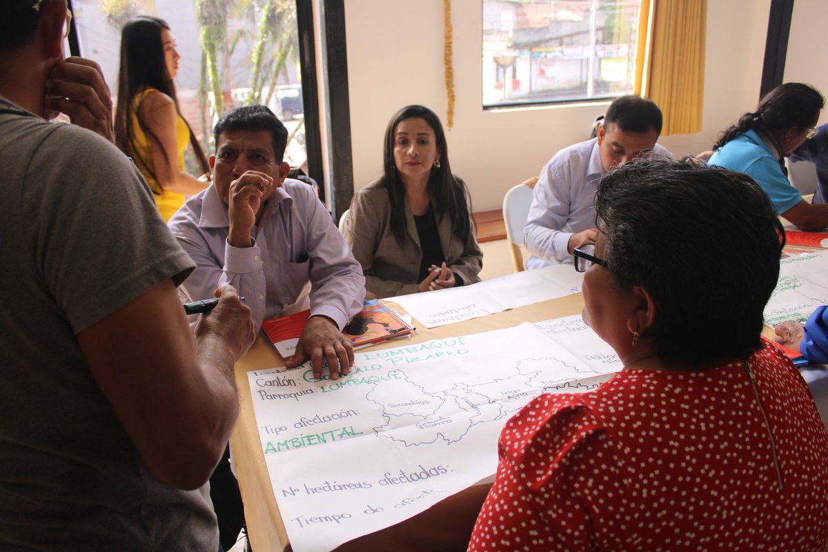 DW_Akademie_es's tweet photo. 🍃✏ El proyecto "Desde lo local hacia lo global - periodismo para la protección del clima" de nuestro socio @CorapeEC sigue recorriendo la #Amazonia
Esta vez compartió aprendizajes con organizaciones y comunicadores/as de #Sucumbíos, al norte de 🇪🇨
📸 #Corape @SucumbiosRadio https://t.co/cm5OFBHZnP