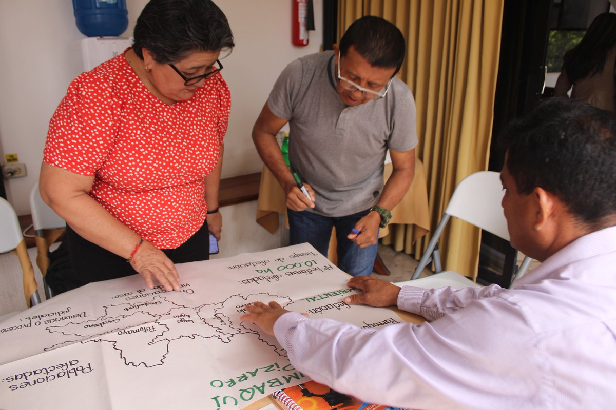 DW_Akademie_es's tweet photo. 🍃✏ El proyecto "Desde lo local hacia lo global - periodismo para la protección del clima" de nuestro socio @CorapeEC sigue recorriendo la #Amazonia
Esta vez compartió aprendizajes con organizaciones y comunicadores/as de #Sucumbíos, al norte de 🇪🇨
📸 #Corape @SucumbiosRadio https://t.co/cm5OFBHZnP