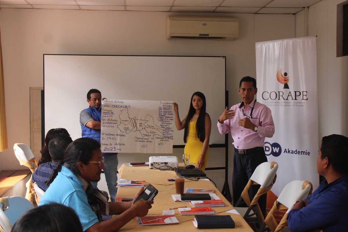 DW_Akademie_es's tweet photo. 🍃✏ El proyecto "Desde lo local hacia lo global - periodismo para la protección del clima" de nuestro socio @CorapeEC sigue recorriendo la #Amazonia
Esta vez compartió aprendizajes con organizaciones y comunicadores/as de #Sucumbíos, al norte de 🇪🇨
📸 #Corape @SucumbiosRadio https://t.co/cm5OFBHZnP