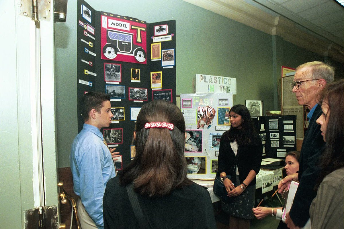 NationalHistory's tweet photo. Today's #TBT comes from #NHD2000, when the theme was #TurningPointsInHistory. Scroll through these photos for some possible #NHD2024 topic inspiration. https://t.co/VCnxb00YkI