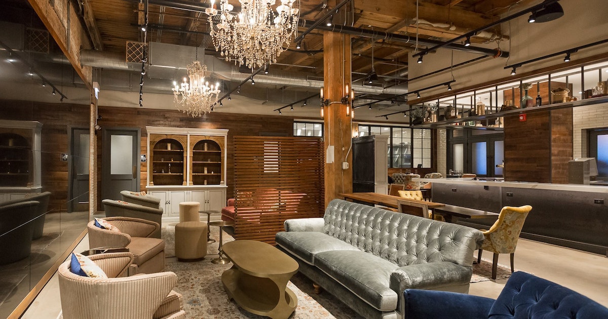 taste222chi's tweet photo. Picture your event here, "your home away from home."
-Taste 222
.
.
.
#privateevents #eventsspace #chicagoevents #corporateevents #businessmeeting #lunchtime #blackowned #westloopisthebestloop #westloop https://t.co/Xgc4YkMLr6