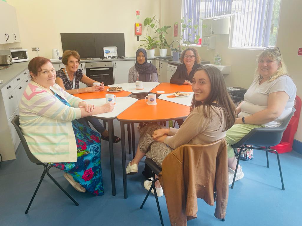 Enabled_Living_'s tweet photo. #Newham Audiology popped in for a chat this week💙🧡
Thank you for taking time out of your busy day to spent time with us and understand our services
#AlwaysWorkingTogether
The visit included:
✅Meeting the sensory team
✅Tour of the specialist rooms
✅ Equipment demonstrations https://t.co/2VsQbROemo