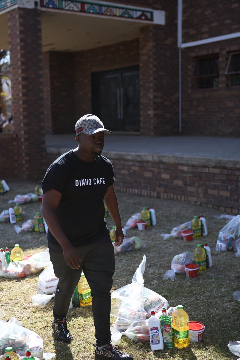 Dinho2motau's tweet photo. Mandela Day ❤️🙏 https://t.co/iMKEOlxBxb