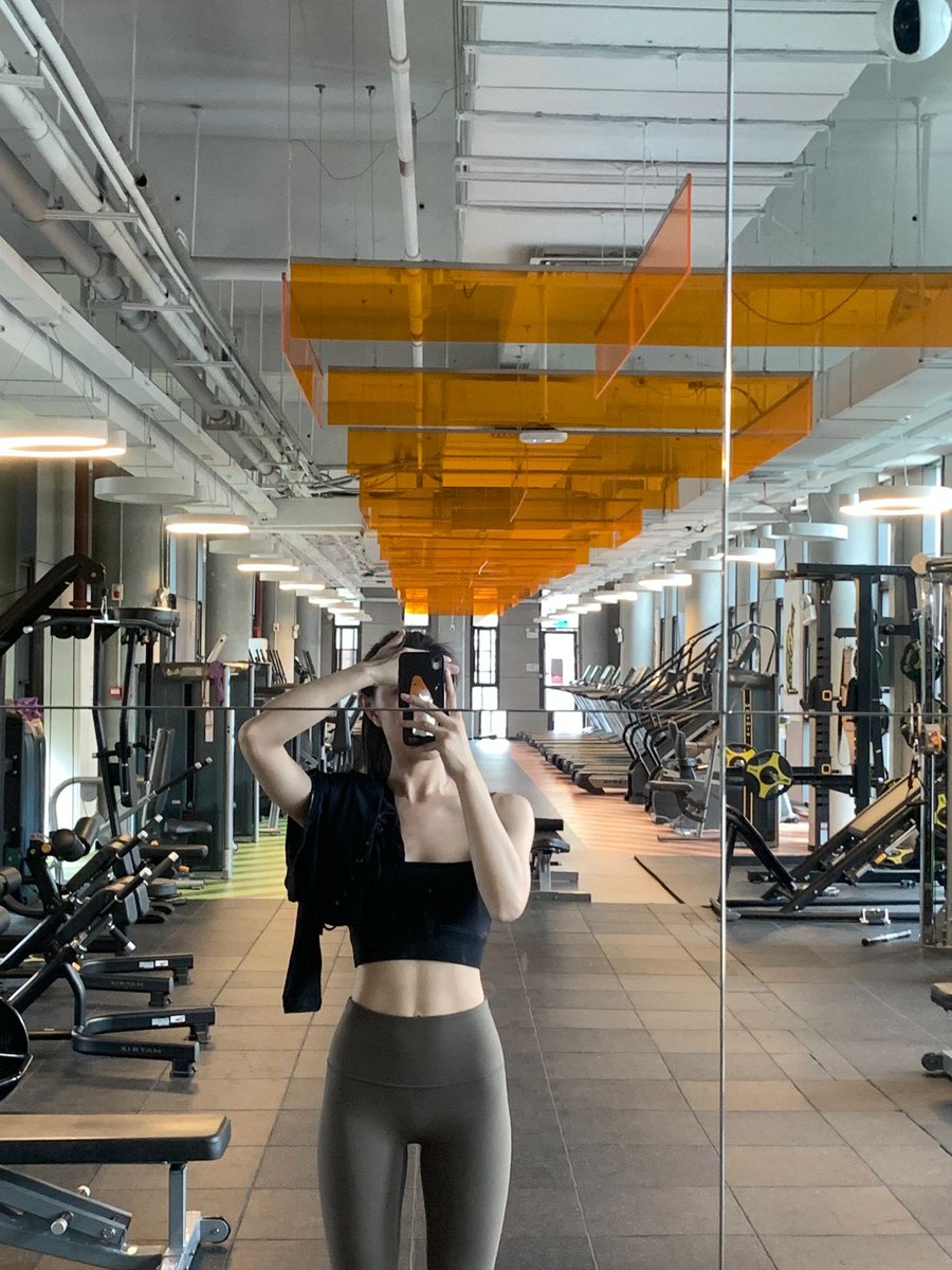 It's too comfortable to have an empty gym 🥰