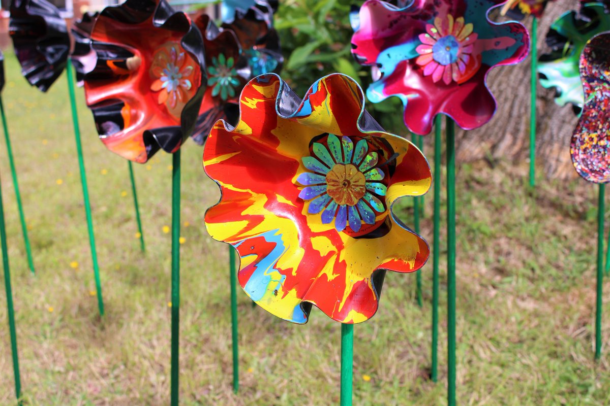 TCTSchool's tweet photo. Check out these bloomin' brilliant flowers made by our awesome learners! 🌼They rocked it, nailing their targets with colorful choices, switch magic and more! All that hard work paid off big time - now we've got these stunning beauties! 
Kudos to everyone 👏
#MakingArtAccessible https://t.co/jhbt04Vf0u