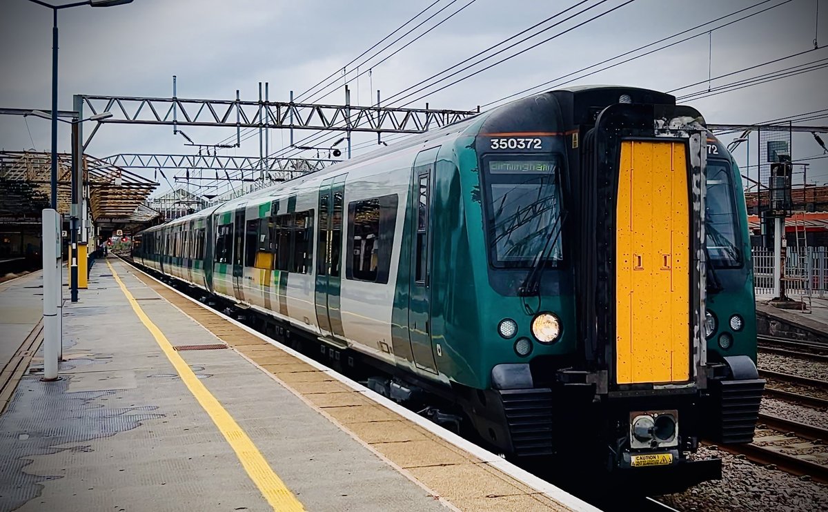 SydneyBridgeTMD's tweet image. Some shots from Tuesday afternoon’s filming 📸 18/7/23 #Class142 #Class805 #Class67 #Skip #Class350 #RailwayPhotography @LocoServicesGrp @AvantiWestCoast @tfwrail @DBCargoUK @LNRailway