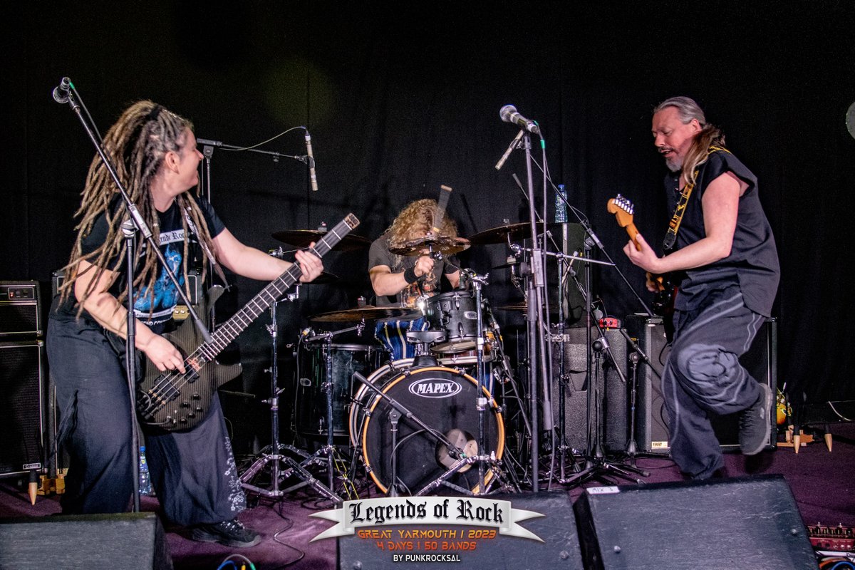 legendsofrockuk's tweet photo. Take us back 🙌🙌🙌
Relive 2023 through our photo / video albums, with photos from the Saturday being uploaded by the end of the week! 😉

View 2023 Content 🔗 https://t.co/h1obimxEV9

Book for 2023 🎟️ https://t.co/1SDH6SZ3WM

📸 @TheGoodges https://t.co/oiQwulbdlf