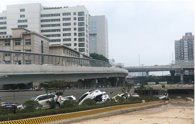 YangFriendyuan's tweet photo. 歷史上的今天2021年7月20日河南鄭州發生特大水災 https://t.co/URgVaHUc4P