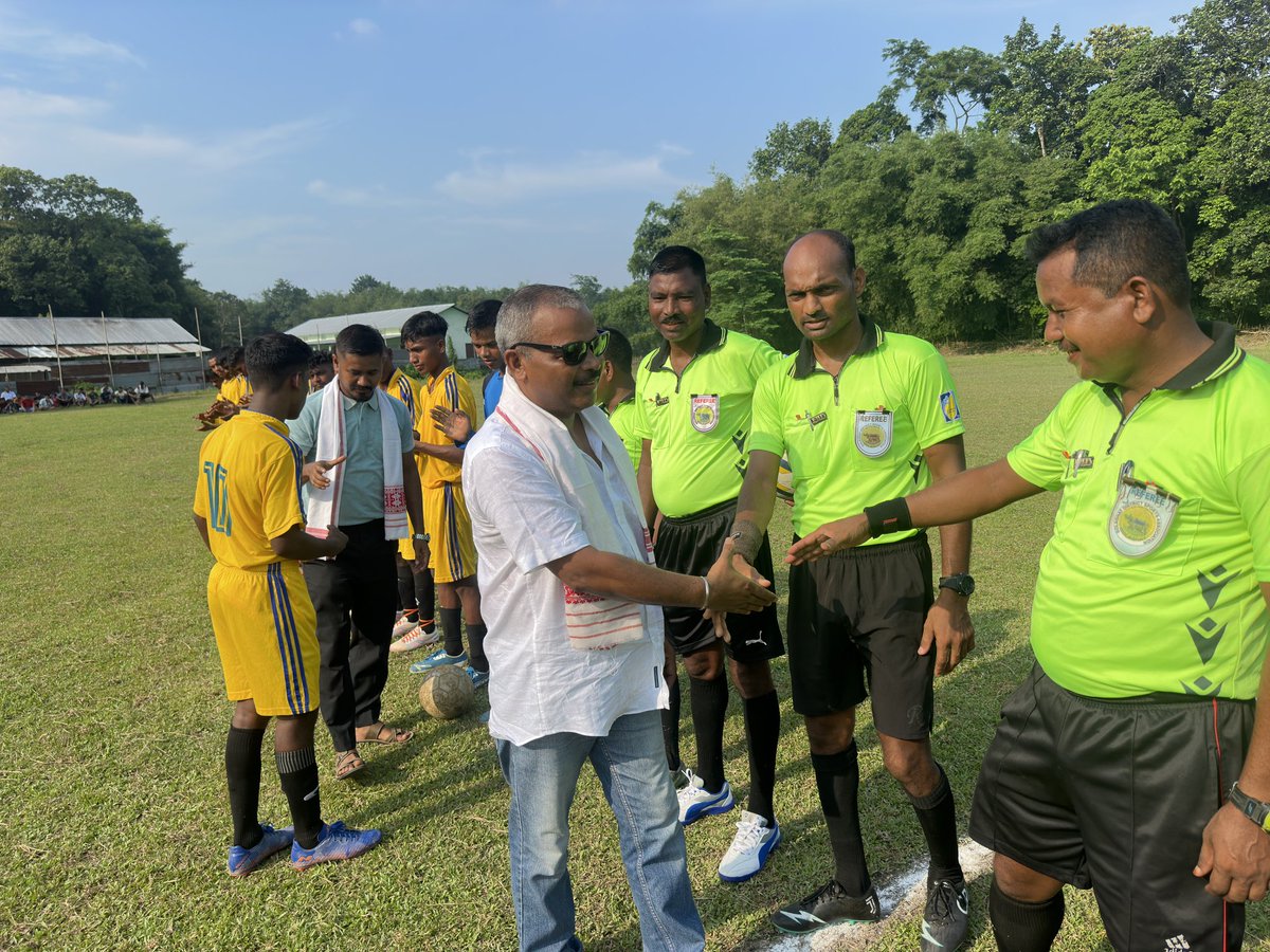 Mrinal_MLA's tweet photo. Let’s play #Football — enjoyed immensely the final match of Khumtai LAC Chief Minister’s Tea Tribes and Adivasis football tournament . Dakhinhengera TE won the exciting match by 5 - 0 .
⁦@himantabiswa⁩ sir
⁦@CMOfficeAssam⁩ https://t.co/gUILDduHTS