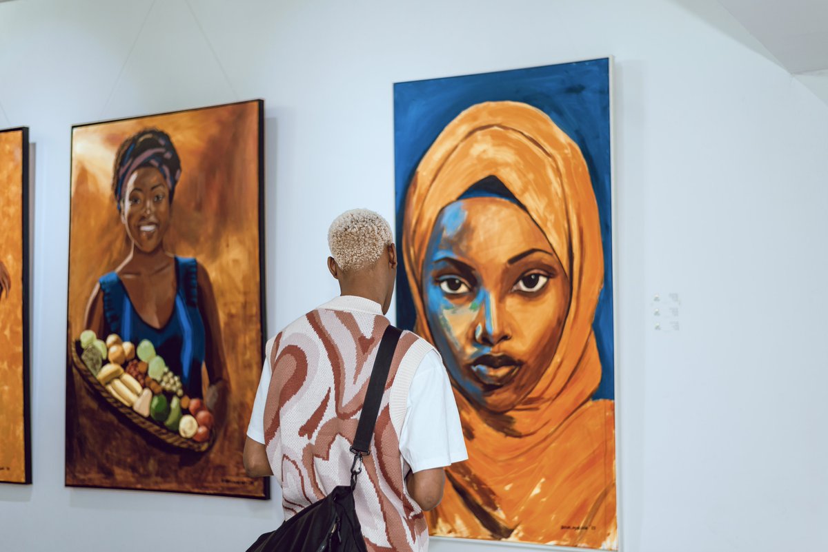 nias_nyalada's tweet photo. The satisfaction of viewing art at an exhibition lies not in what you see, but in what you feel. It's the silent language of empathy, speaking from the canvas to your soul

#Ebonyessence now Exhibiting at @RangiGallery https://t.co/trg5sFAZRR