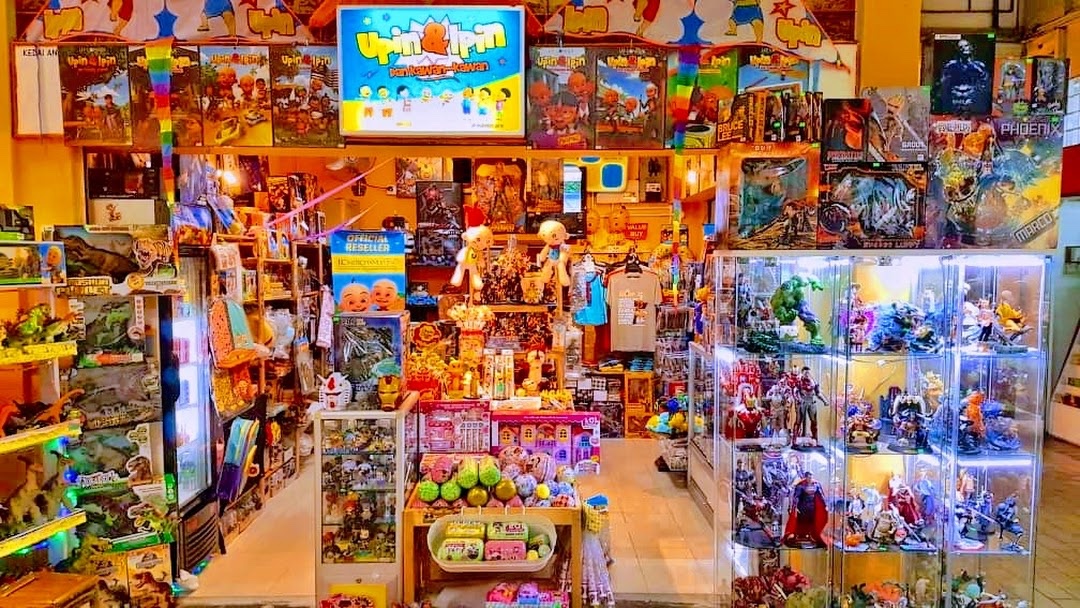 ayspaces's tweet photo. Korang ada anak bawah 2 tahun ? Boleh tak aku nak belanja toys untuk diorang 😂 

Nk beli kat aku, blom rezeki lagi. Komen je toys apa, aku kenan aku lulus terus. https://t.co/nvNuiZ5KZd