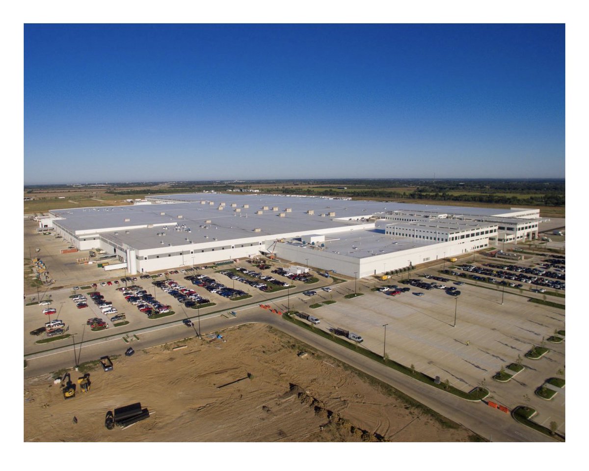 BeckReit's tweet photo. I love concrete! Largest #TiltWall in the world: With a footprint of 4.23 million square feet under a single roof, the DTTP is the largest tilt-wall structure in the world. Located about 40 miles from Houston, the manufacturing hub features 370 panels measuring more than two miles in length. Killer project @DBREngineering . #Retwit