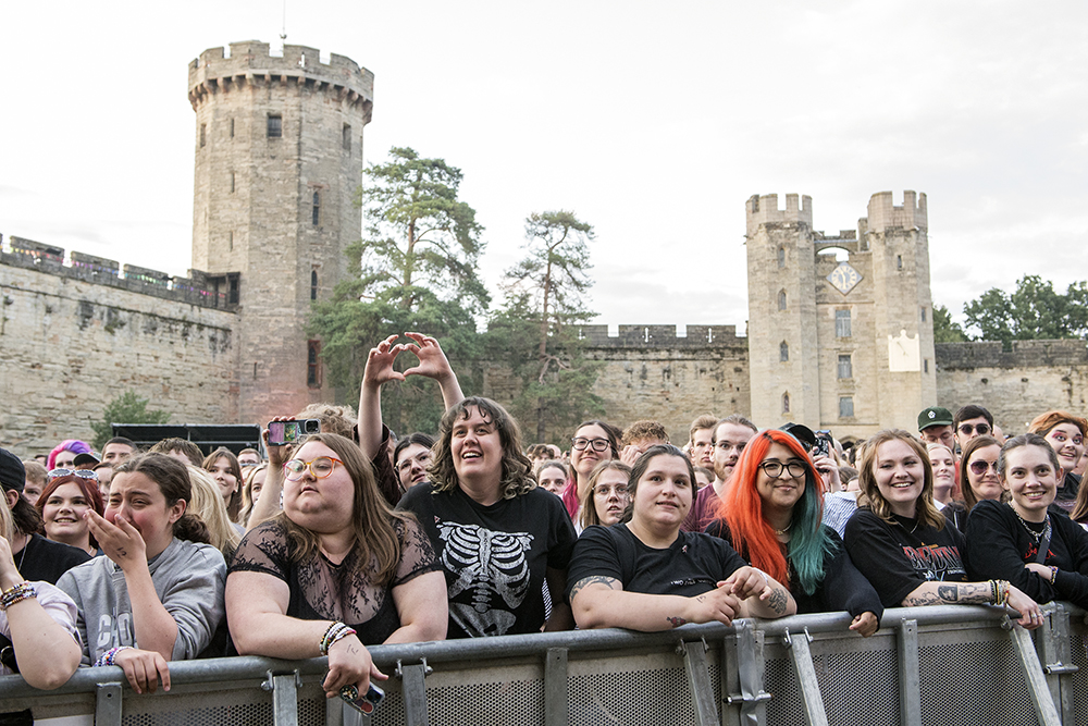 Futuresoundshow's tweet photo. A fantastic opening night to our castle series with @bastille treating us to an amazing show at @WarwickCastle! 🤩✨

Who's ready for @RagNBoneMan at Ludlow Castle and @nilerodgers at @WarwickCastle tonight?!

📸 Steve Thorne/Rocklens https://t.co/dN3q1L4cjI