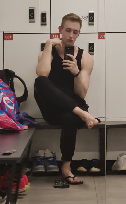 What's up? 🙃 https://t.co/TY42Pw2L1K