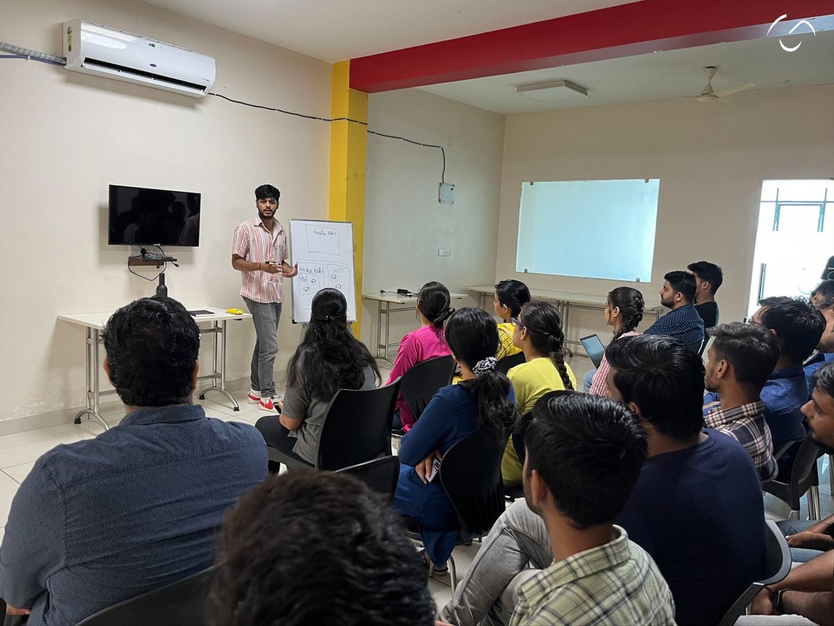 OnGraph's tweet photo. 🕸Navigating the #Kubernetes Seas! 🕸 
A fantastic learner session at OnGraph Jaipur with Divyanshu Sharma, where we set sail on the journey of containerization and Kubernetes.💯 

#LearnerSession #IntroductionToKubernetes #TechLearning #KnowledgeBoost #TechEnthusiasts #OnGraph https://t.co/rZvyHMvDzU