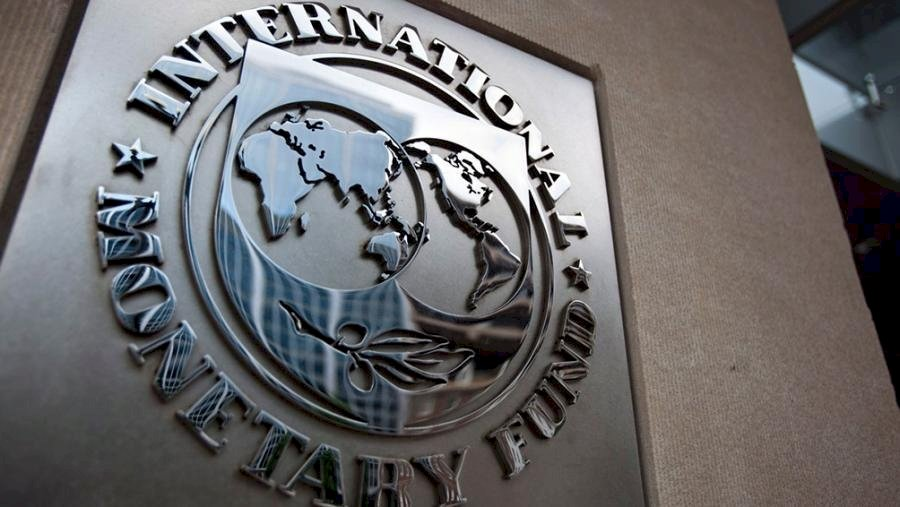 RED92cadadiamas's tweet photo. 🇦🇷 💵 📈 #NoticiasRED92 |#Devaluar | #FMI
El FMI publicó un informe en el que sugiere que la Argentina debería devaluar
Más info: https://t.co/HCqEXrKmBz https://t.co/5V12wJsWS7