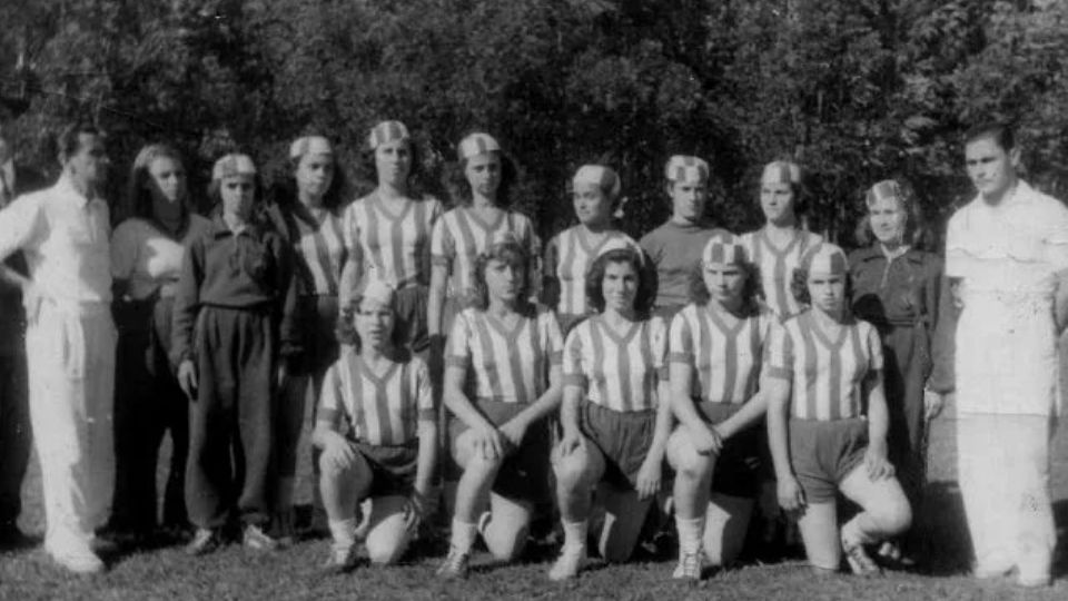 IGUALDADE NOS GRAMADOS

Futebol Feminino: A Resiliência das Jogadoras e a Luta por Reconhecimento

Leia mais: shre.ink/9t9G