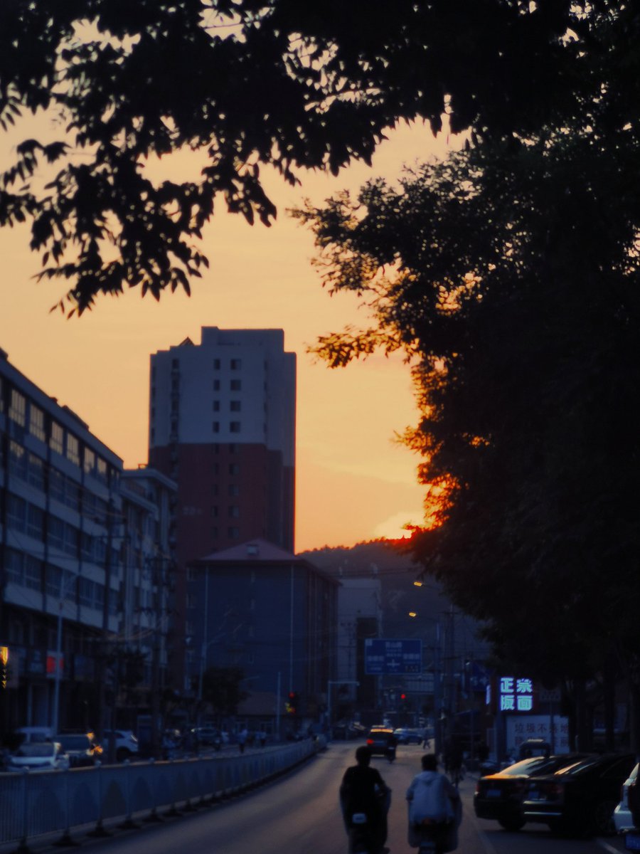 VIOLET02181's tweet photo. #sunset #emo
I don't know how to love someone
SAD 😔 https://t.co/iDuApDpnnm