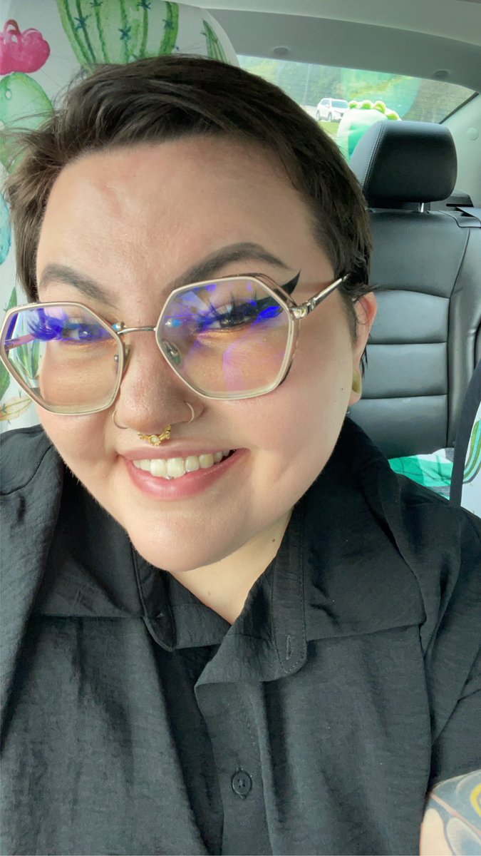My make out came out cute. I’m wearing a dress too and some cute shoes. https://t.co/aNPn2P0lRJ