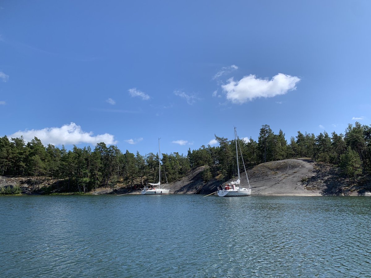 Rantautuminen #Dalskär’iin klo 15.15. Kohtuullinen länsituuli, mutta muutoin loistava keli. Nyt uimaan!

#veneily #loki #kesäloma #Parainen <a href="/kansallispuisto/">Kansallispuisto</a>