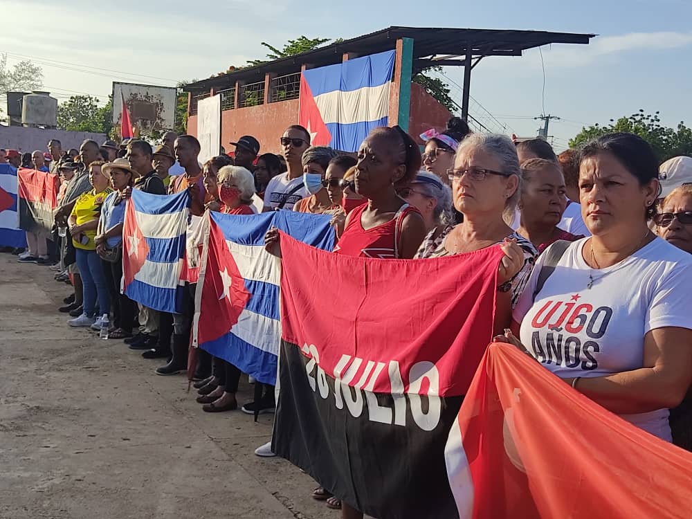 FidelidadACuba's tweet photo. #VenezuelaCapitalDeLaPoesía 28 Brigada Latinoamericana y Caribeña de Solidaridad con Cuba junto al contingente 50 de la Brigada José Martí de Europa participan en Caimito en el acto por el aniversario #70Moncada @cubacooperaven @CubaPlataforma @siempreconcuba @embacubaven @ISB_VE https://t.co/ycBX0he6Qz