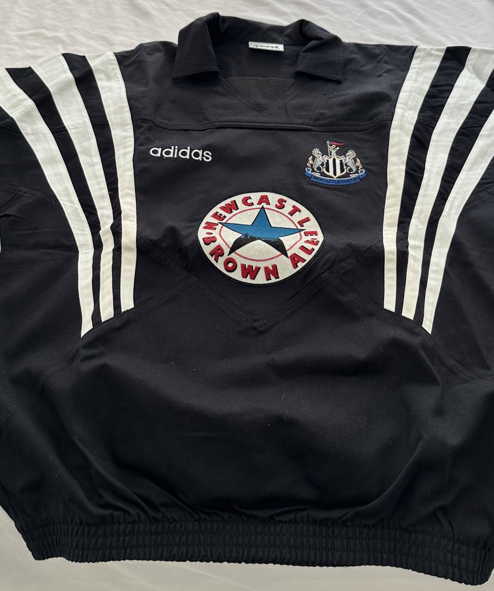 New addition to the collection, in great condition this one. 

#NUFC #Retrofootballkits #classickits #collector