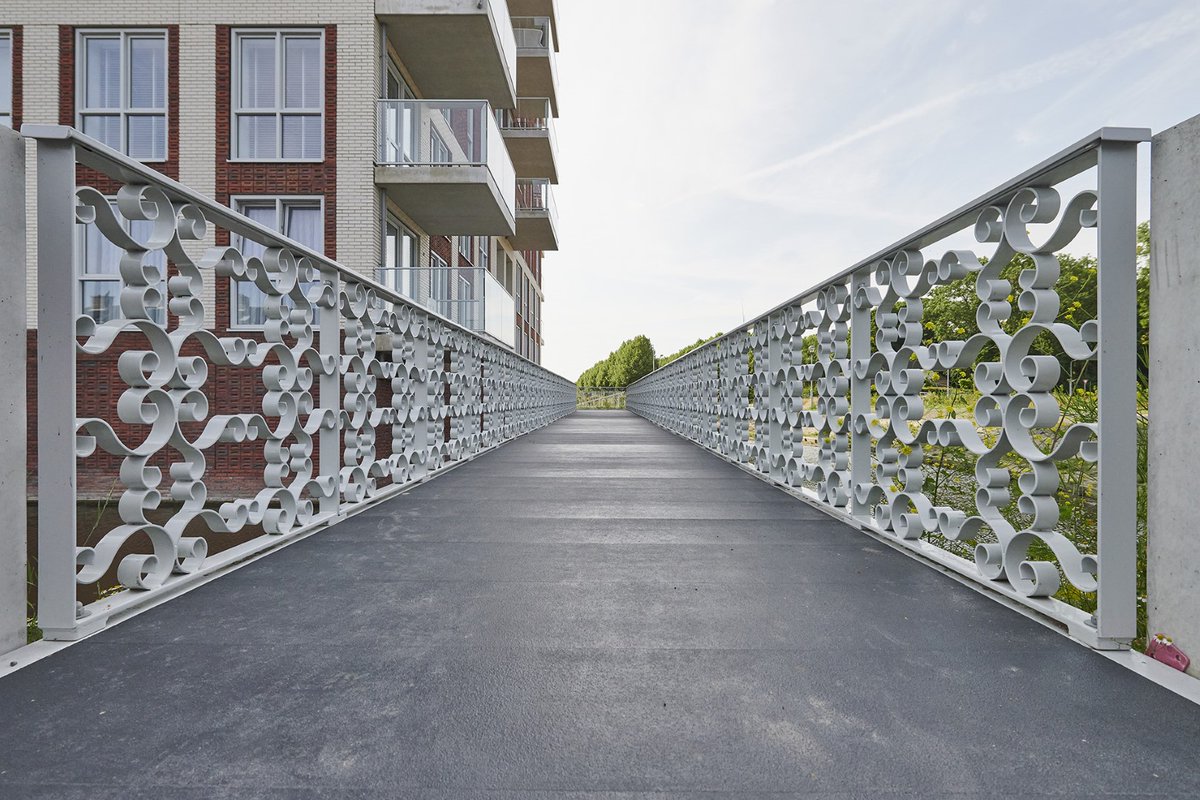 Van Ee Staal tweet media