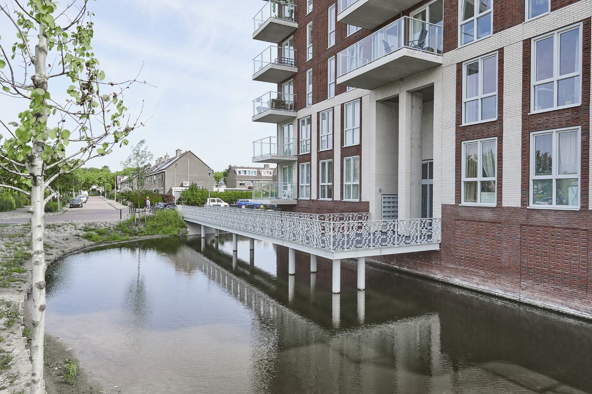 🌉 Ontdek de Verfijnde Oversteek: De Stalen Brug naar Woontoren de Heerlijklijkheid te Heemstede! 🏙️ Een meesterwerk van design en vakmanschap, speciaal voor ERA Contour. vaneestaal.nl/referenties/ve…