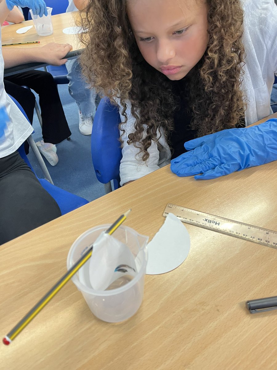 khpa_MrsS's tweet photo. Using chromatography to test which pen was used to write the note our criminal left. #AD2023 @KhpaPrincipal @khpa_h https://t.co/3i53XVgVKF
