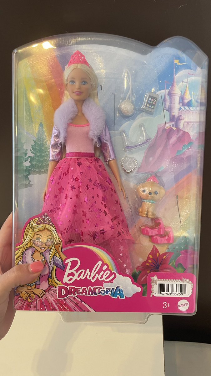 que mi novio me ha comprado una barbie😍