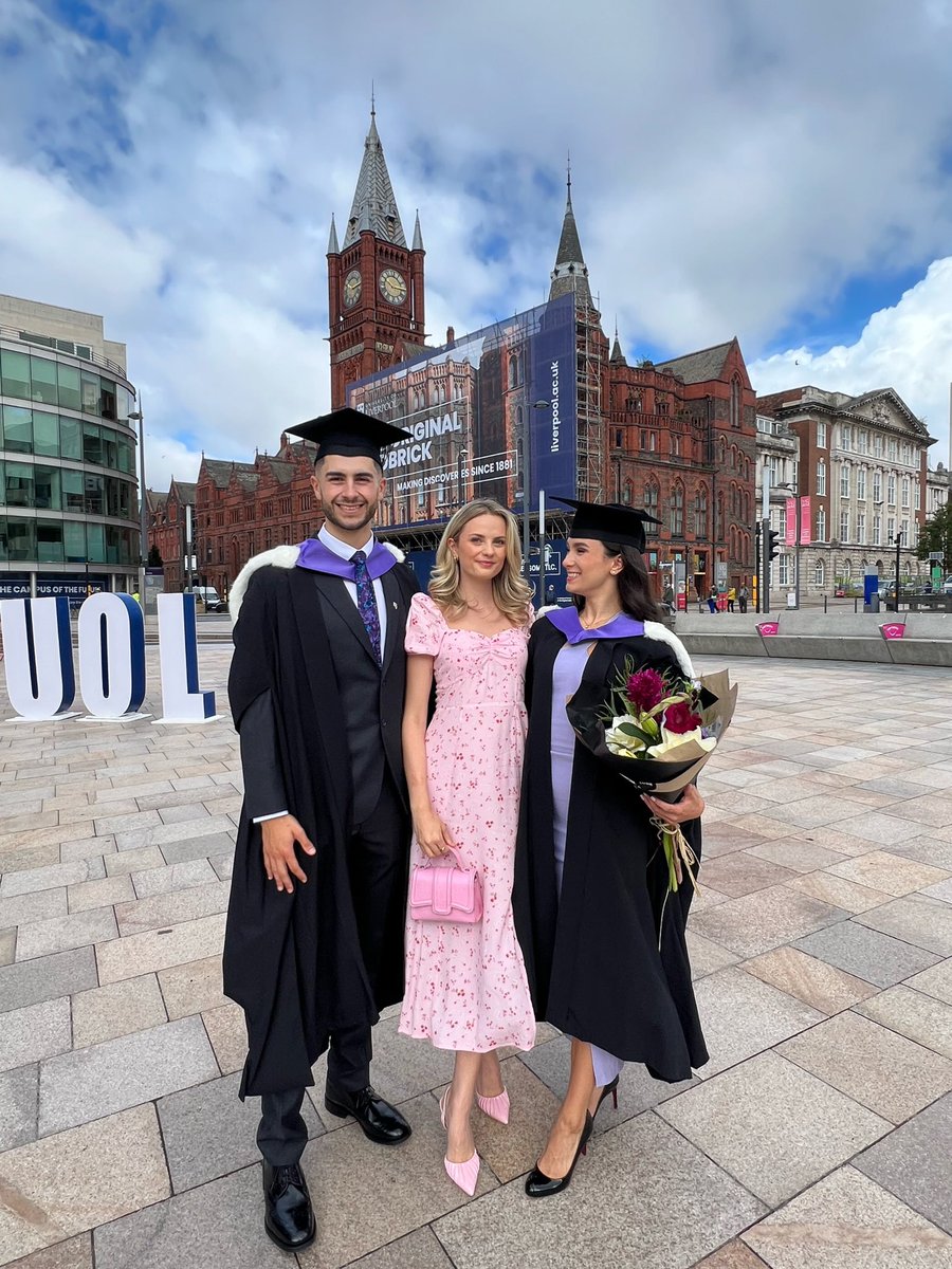 EmilyWyman13's tweet photo. She’s a grad!! Dr Emily Wyman 🎓 So grateful for all the support over the past 5 years. See you in Aintree 🩺 https://t.co/5o6eO5akJI