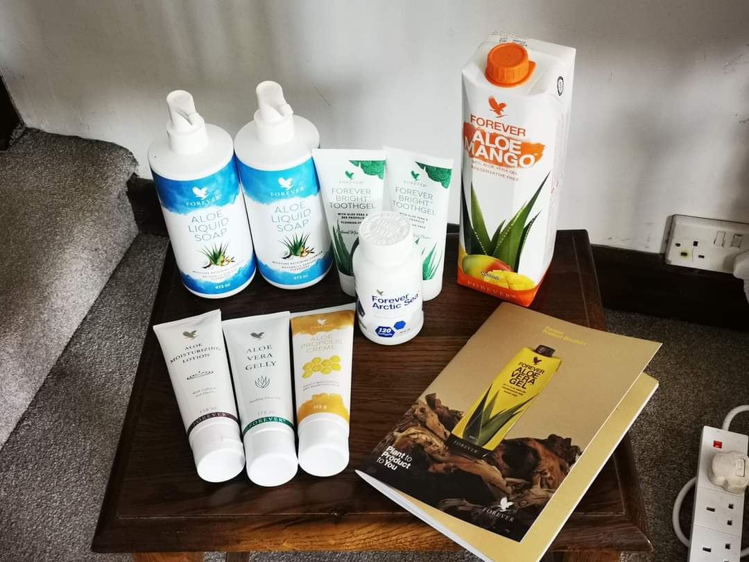 foreveraloe157's tweet photo. Love it when our Forever Delivery arrives! Lots of lovely products, and we have a brand new brochure too! Let me know if you would like one.

#AloeVera #Brochure #AloeSoap #Toothgel #Mango https://t.co/0j4qPzhzxg