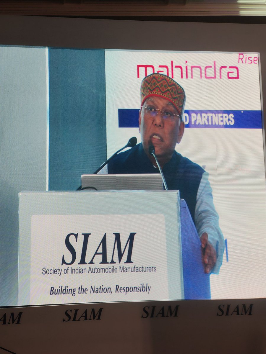 CVmagazine's tweet photo. Building a small multi-modal logistic park is not cost effective.  It must be of somewhere around 250 to 400 acres in order to be cost effective said Amit Kumar Ghosh, Additional Secretary (LA &amp; Highways), @MORTHIndia at At the 9th #SIAMLogisticsConclave https://t.co/lKli2ZHruV