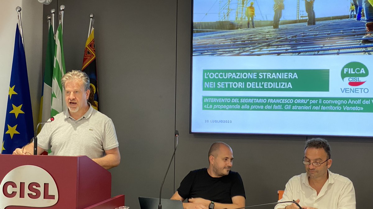 UsrVeneto's tweet photo. Quanto pesa la presenza dei cittadini #stranieri in #Veneto?
Se ne รจ parlato oggi, nella sede della @UsrVeneto a #mestre, al convegno #anolfveneto con #fondazionecorazzin @CislScuolaVenet @FilcaVeneto @FisascatVeneto e @FaiCislVenezia
#Faicislveneto https://t.co/3vVNnitmHe